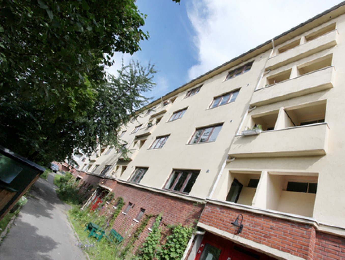 Bakside av bygningen